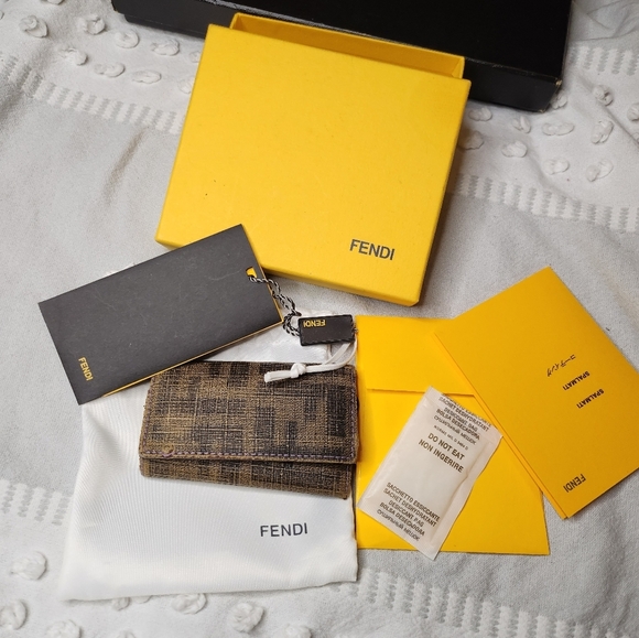 Fendi keyholders - Picture 3 of 13